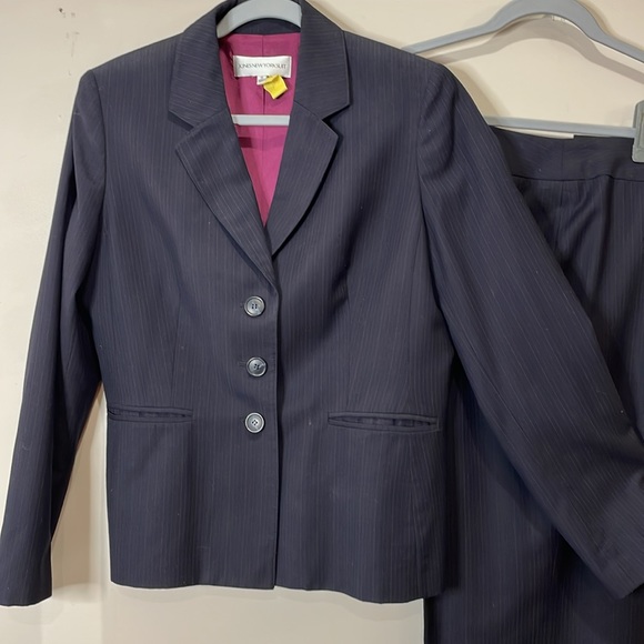 Jones New York Jackets & Blazers - NAVY BLUE BLAZER